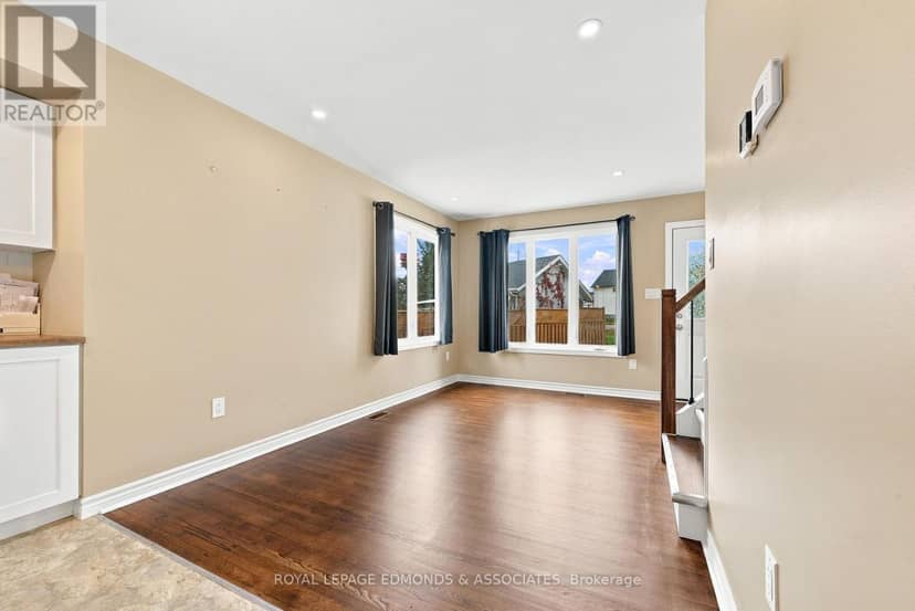 A - 465A Francis Street — photo 19 of 40