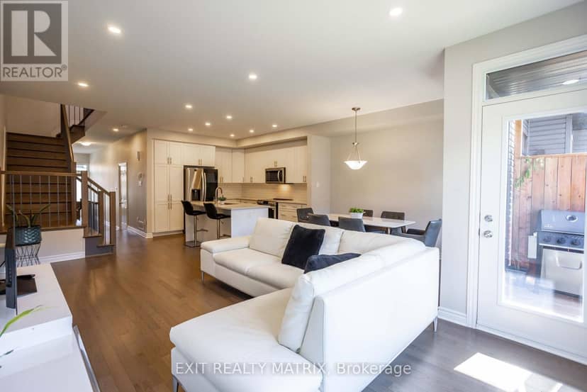 735 Namur Street — photo 14 of 39