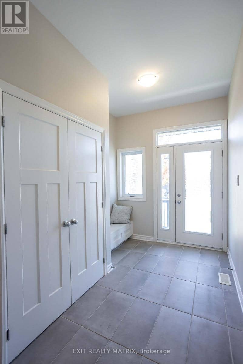 735 Namur Street, Russell, photo 3