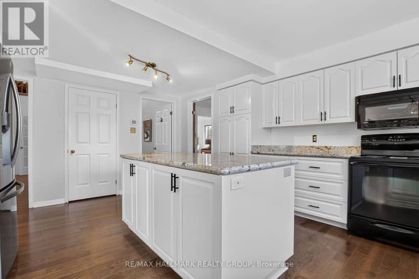 20 Halldorson Crescent — photo 16 of 40
