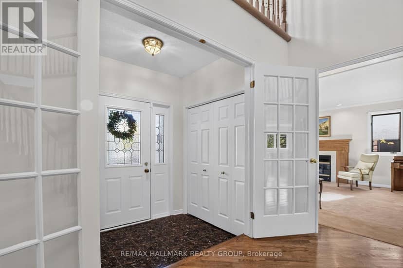 20 Halldorson Crescent, Ottawa, photo 2