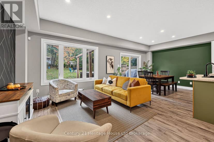 205 Victoria Street S, Woodstock, photo 2