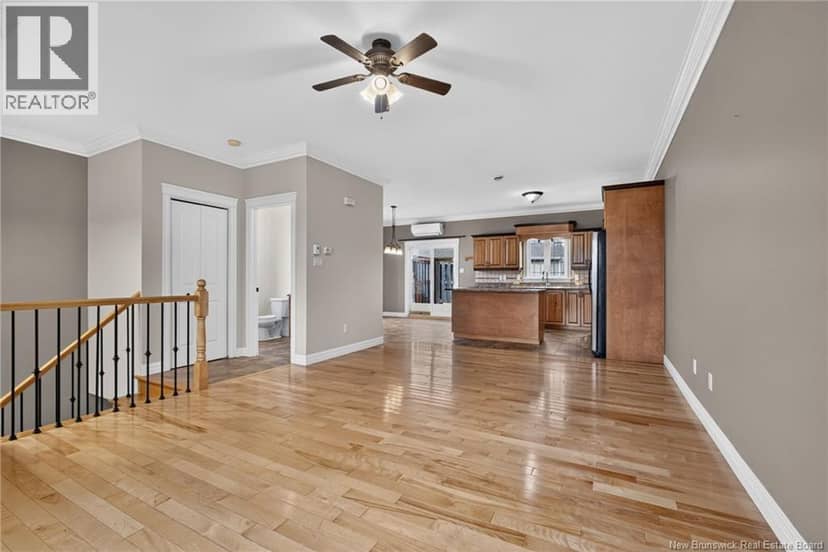 84 Jeannette — photo 10 of 33