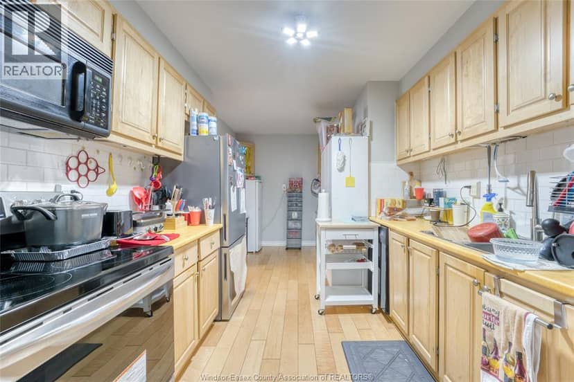 2144 PELISSIER Unit# 303 — photo 12 of 31