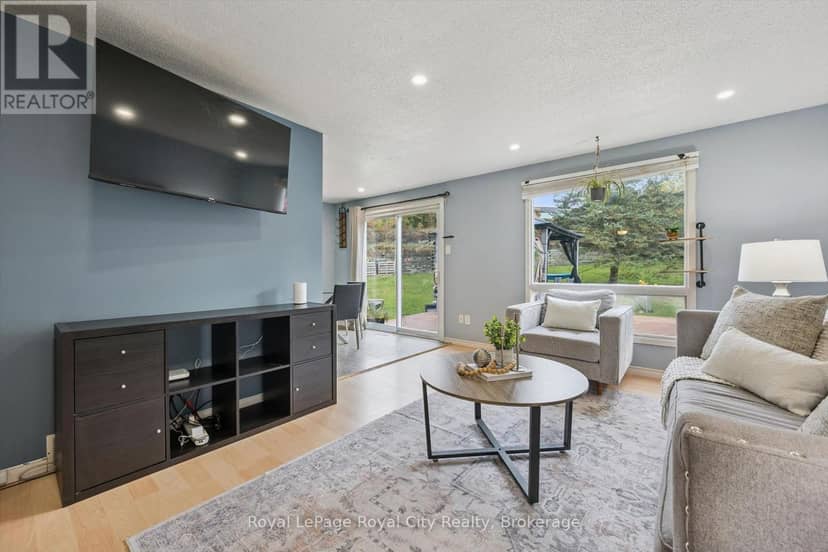 41 Grandridge Crescent — photo 12 of 40