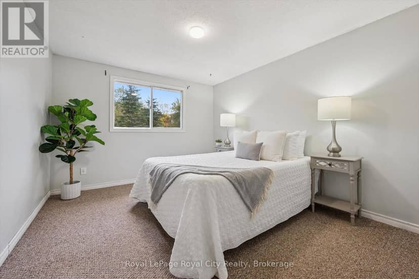 41 Grandridge Crescent — photo 22 of 40