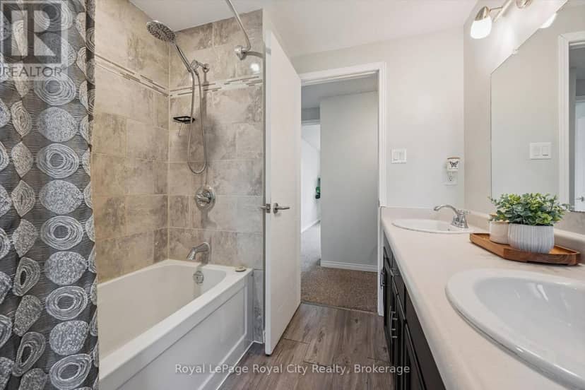 41 Grandridge Crescent — photo 25 of 40