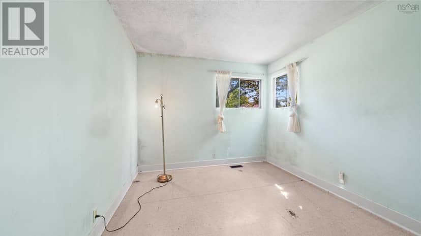 51 Pinehill Drive — photo 13 of 36