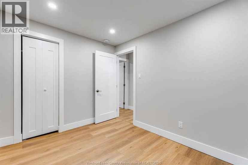 1462 Labadie — photo 18 of 33