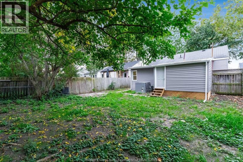 1462 Labadie — photo 28 of 33