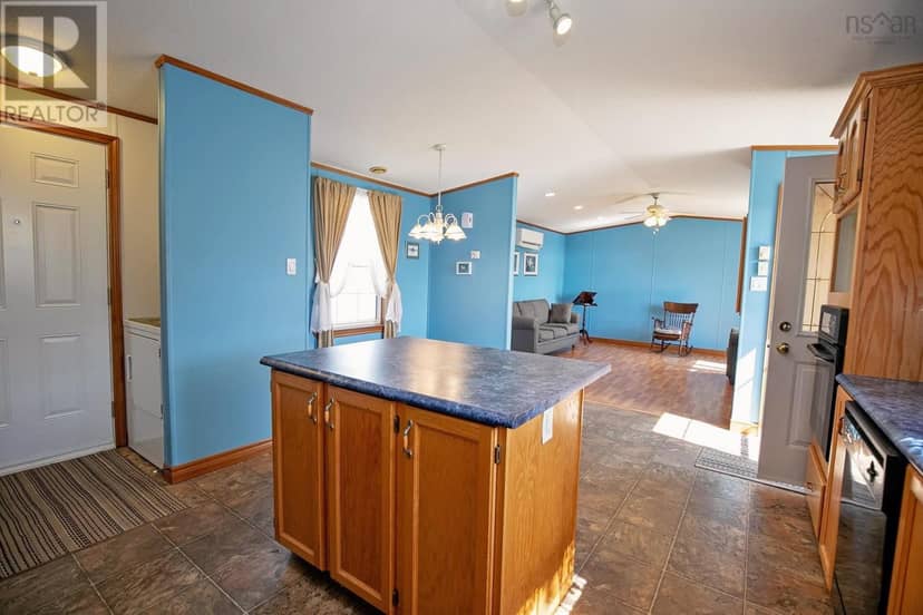 27 Fernwood Drive — photo 11 of 30