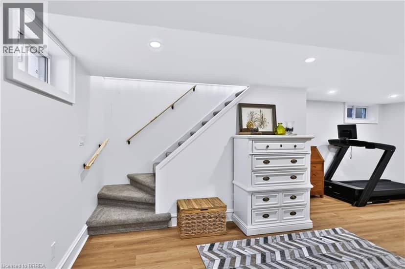 9 PHILLIP Street — photo 21 of 40