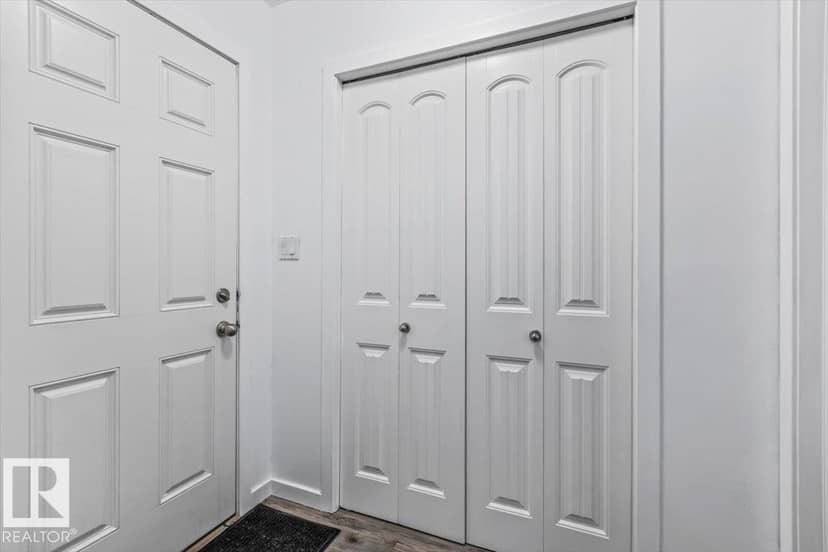 3122 Arthurs Cr SW — photo 14 of 31