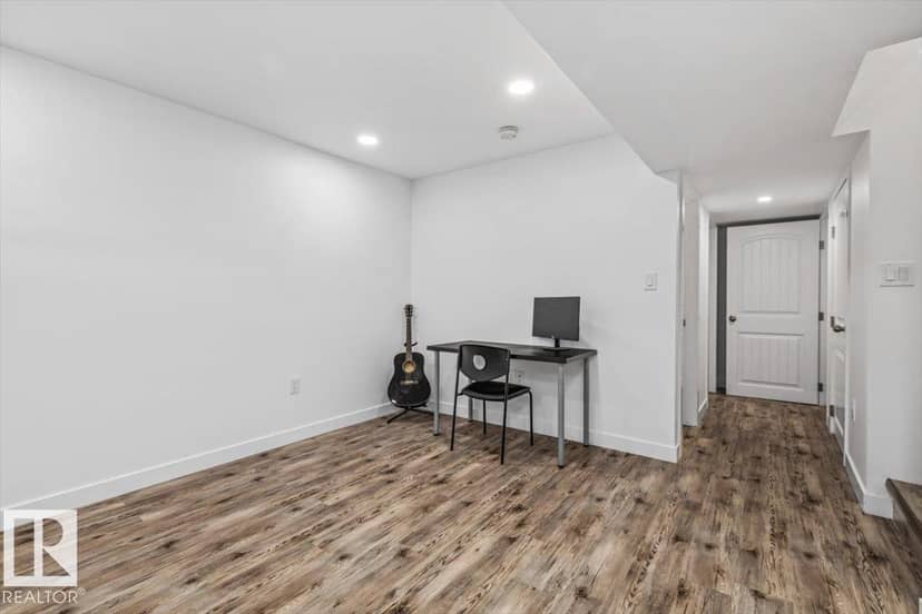 3122 Arthurs Cr SW — photo 25 of 31