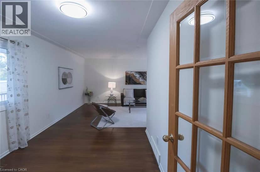 11 DUNCAIRN Avenue — photo 12 of 40