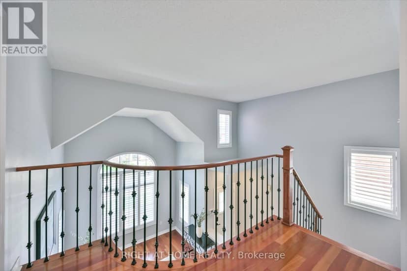 57 Hopkinson Crescent — photo 23 of 40
