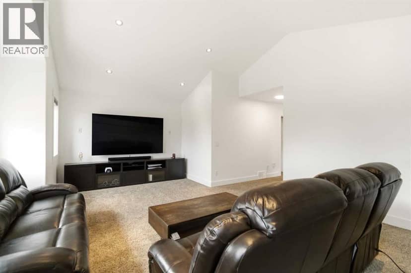 100 Dakin Drive — photo 32 of 40