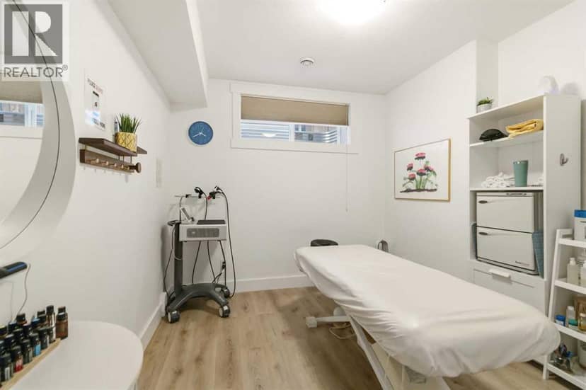 100 Dakin Drive — photo 38 of 40