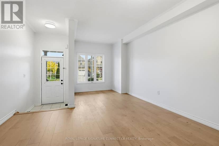 32 Wheelwright Drive, Richmond Hill, photo 4