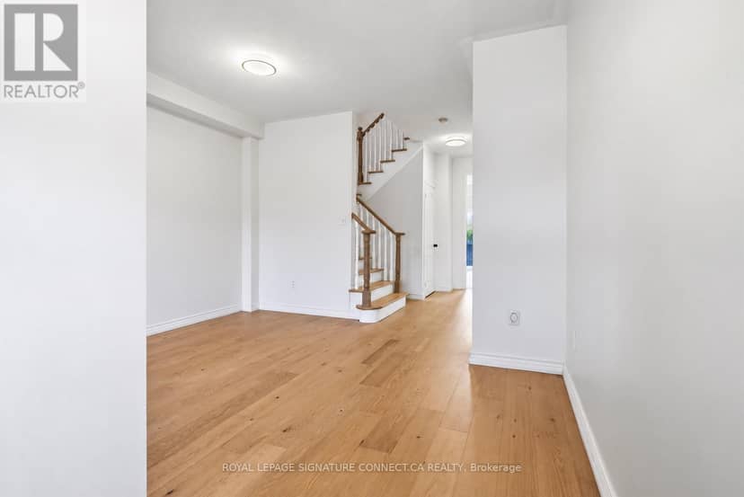 32 Wheelwright Drive, Richmond Hill, photo 5