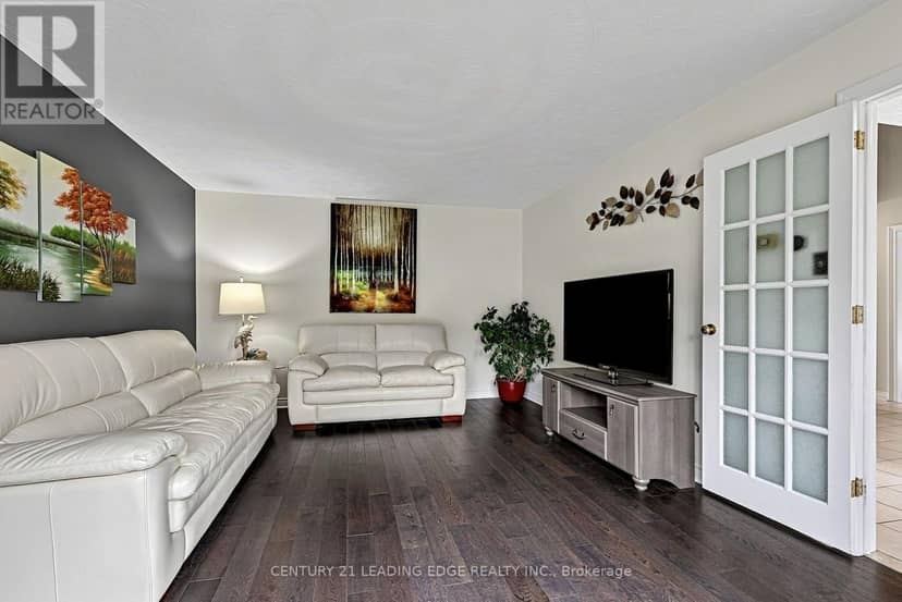 48 Broadview Avenue — photo 10 of 40