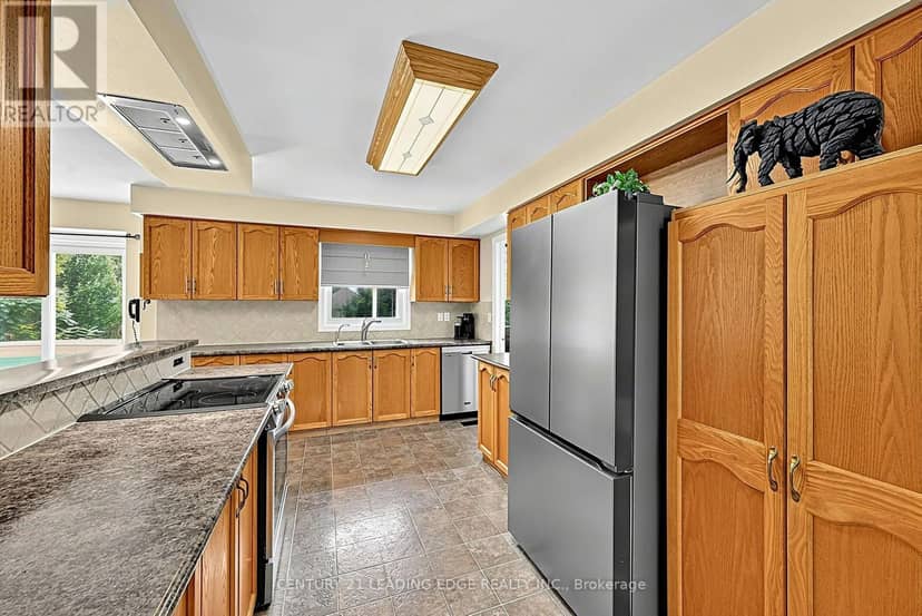 48 Broadview Avenue — photo 16 of 40