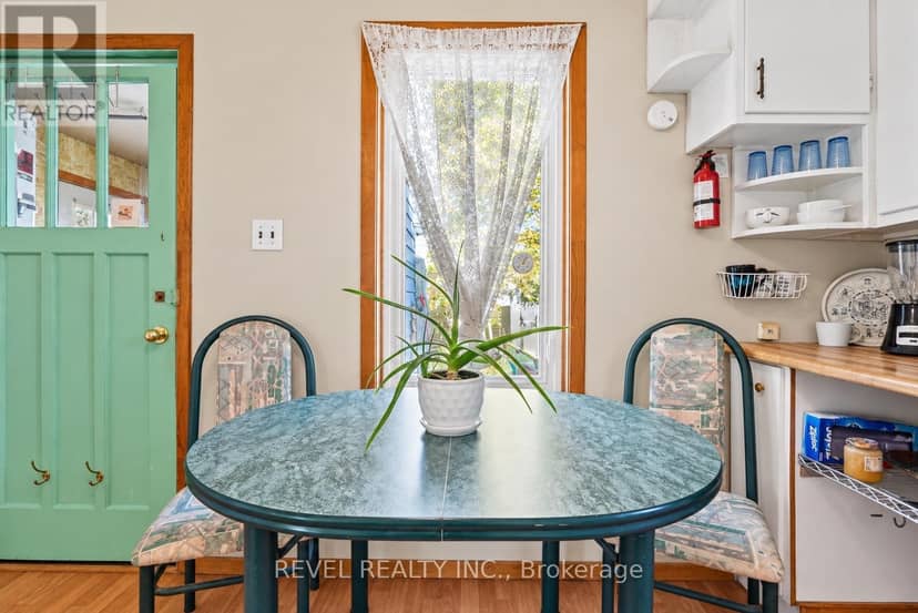 47 Coulson Avenue — photo 11 of 25
