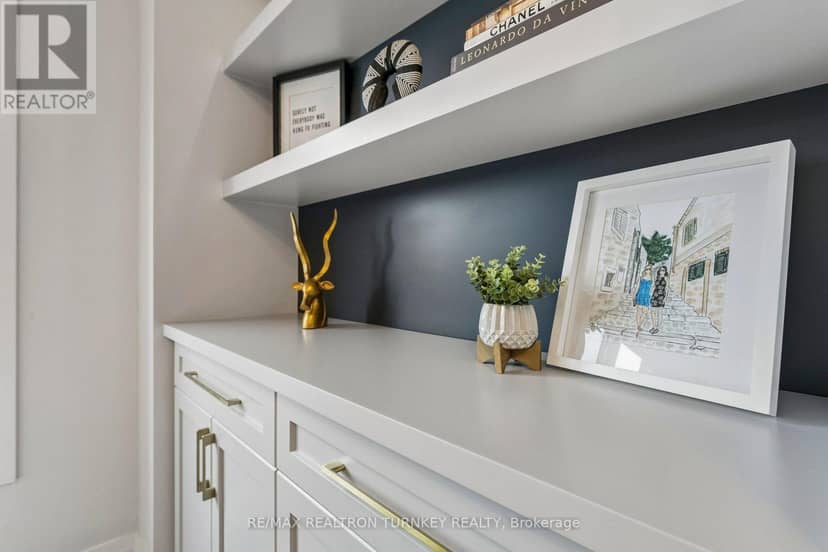 4 Gord Matthews Way — photo 10 of 40