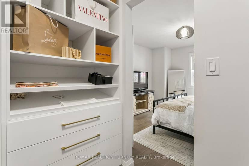 4 Gord Matthews Way — photo 28 of 40
