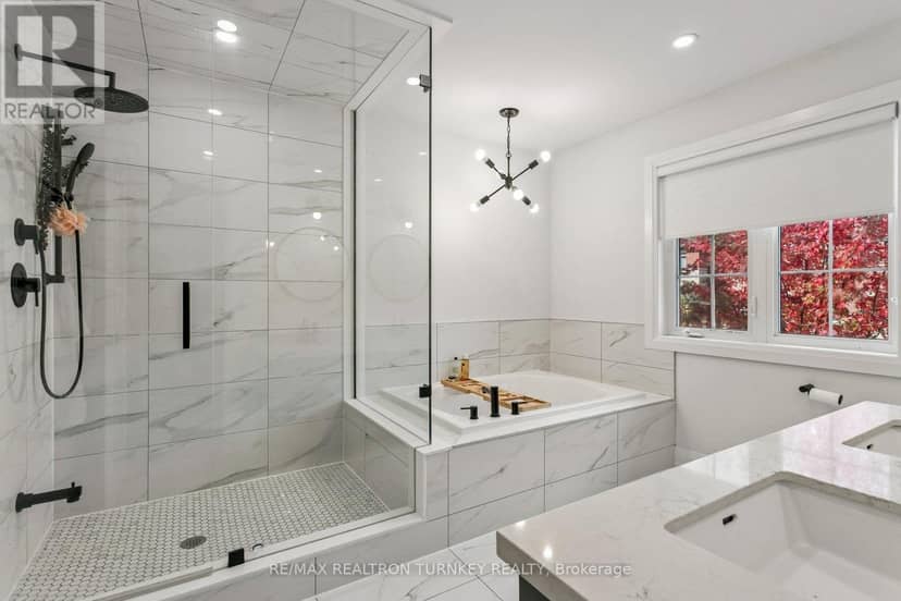 4 Gord Matthews Way — photo 29 of 40