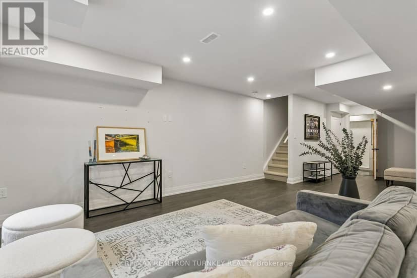 4 Gord Matthews Way — photo 34 of 40