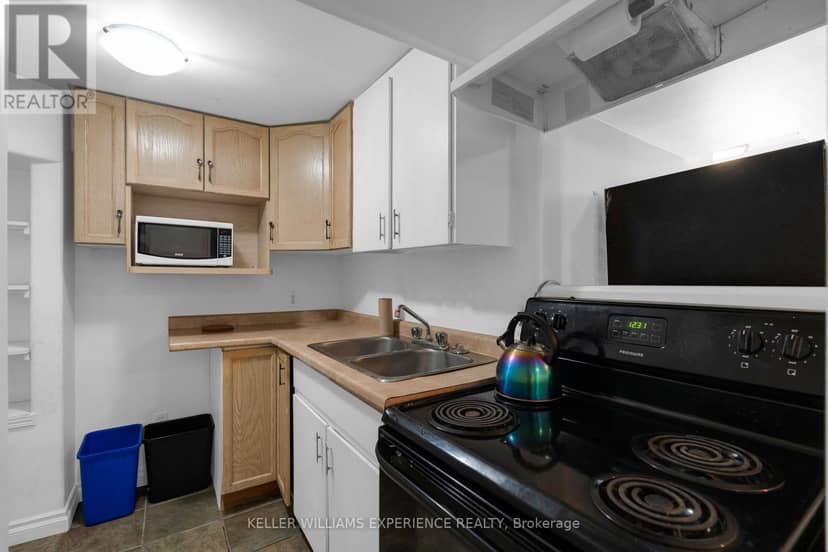 49 Daphne Crescent — photo 20 of 33