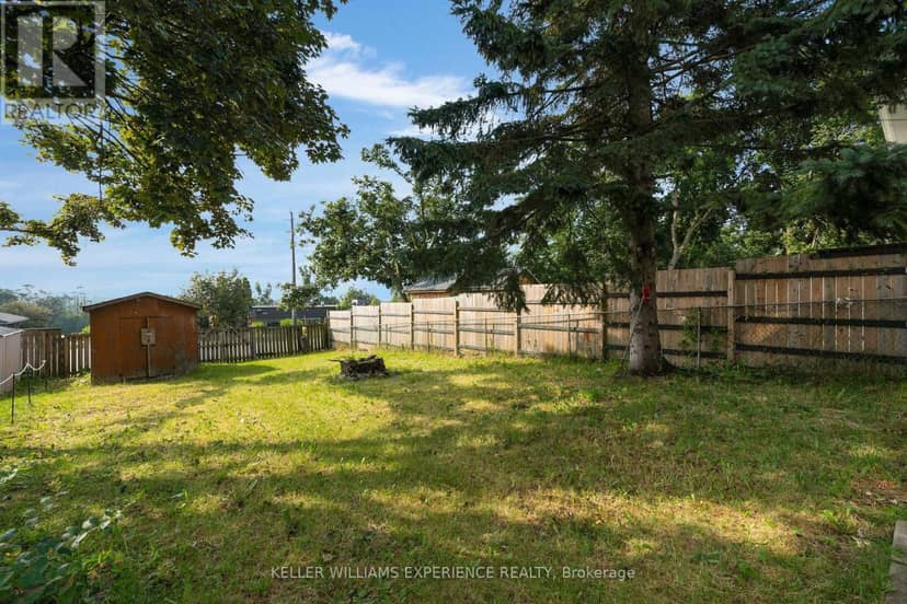 49 Daphne Crescent — photo 24 of 33