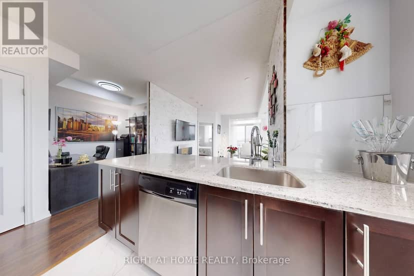2415 - 125 Western Battery Road — photo 19 of 40