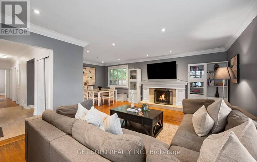 136 Prince George Drive, Toronto, photo 2