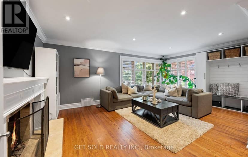 136 Prince George Drive, Toronto, photo 4