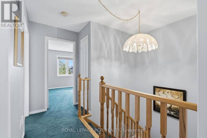 105 Hanton Crescent — photo 15 of 40
