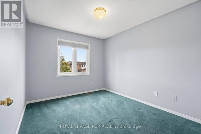 105 Hanton Crescent — photo 23 of 40