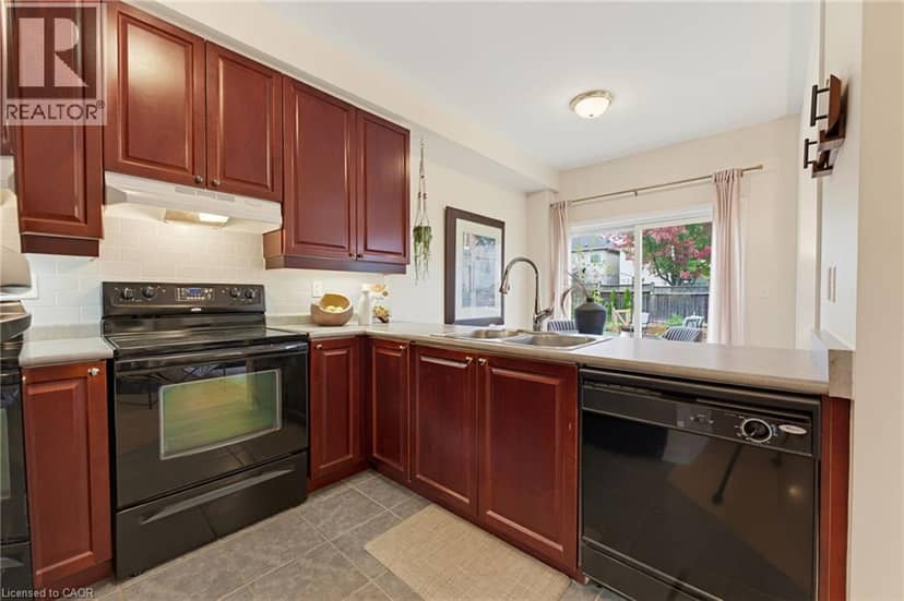 63 GOLDEN IRIS Crescent, Waterdown, photo 7