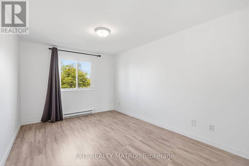 5 - 1015 Cartier Boulevard — photo 25 of 37