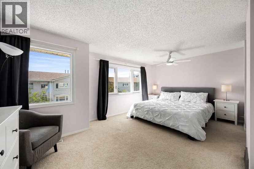723 Queenston Terrace SE — photo 16 of 40
