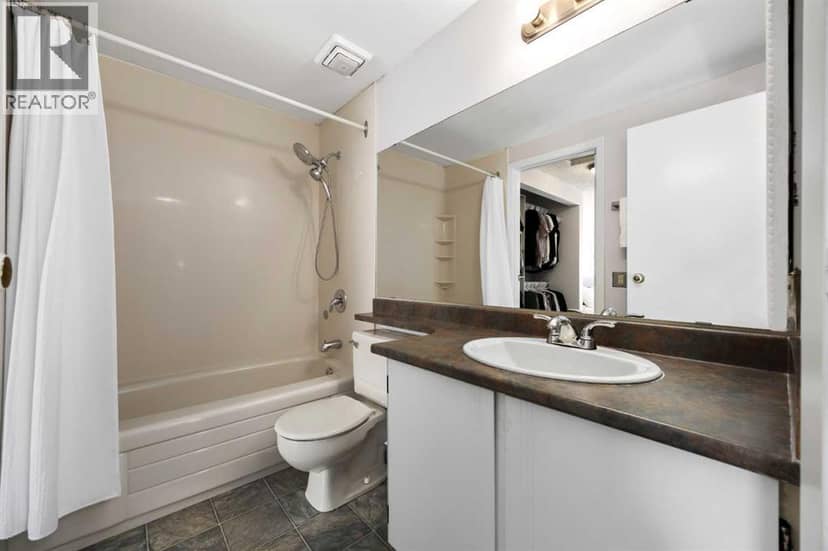 723 Queenston Terrace SE — photo 19 of 40