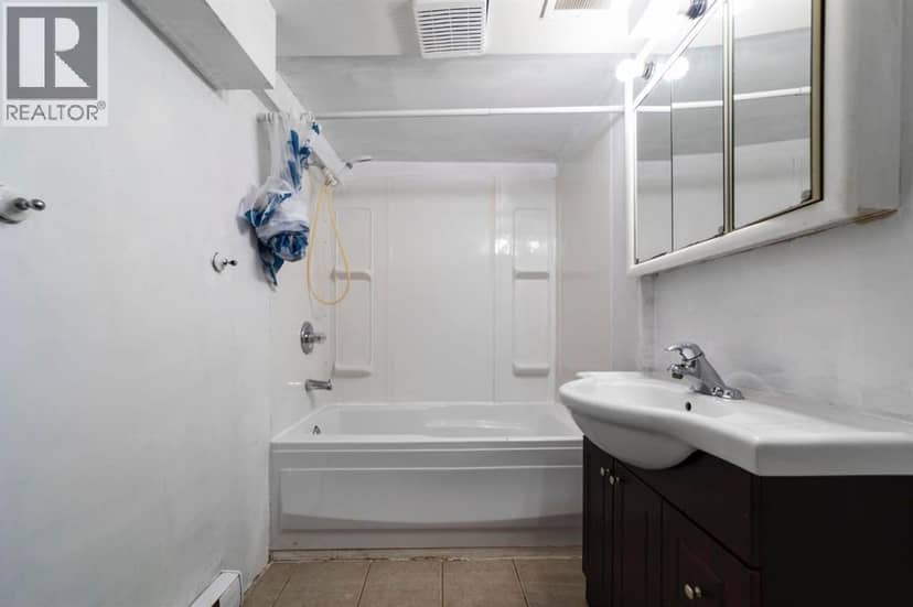 4806 53 Street — photo 25 of 32