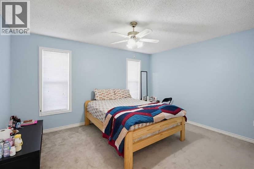 63 Dundee Crescent — photo 11 of 24