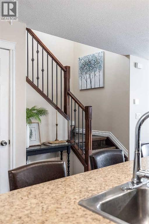 1, 4952 Southlands Drive SE — photo 23 of 40