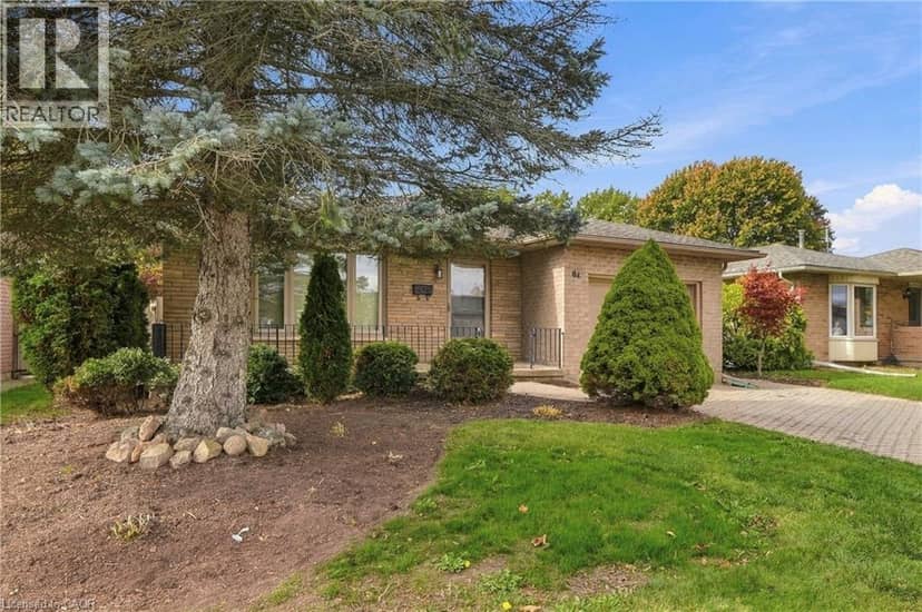 84 LARCHWOOD Circle, Welland, photo 2