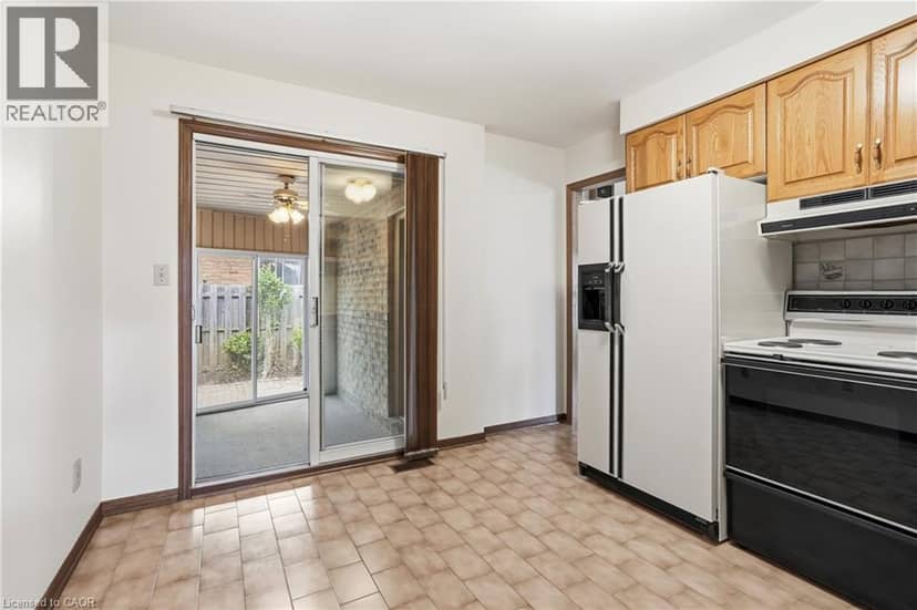 84 LARCHWOOD Circle — photo 10 of 32