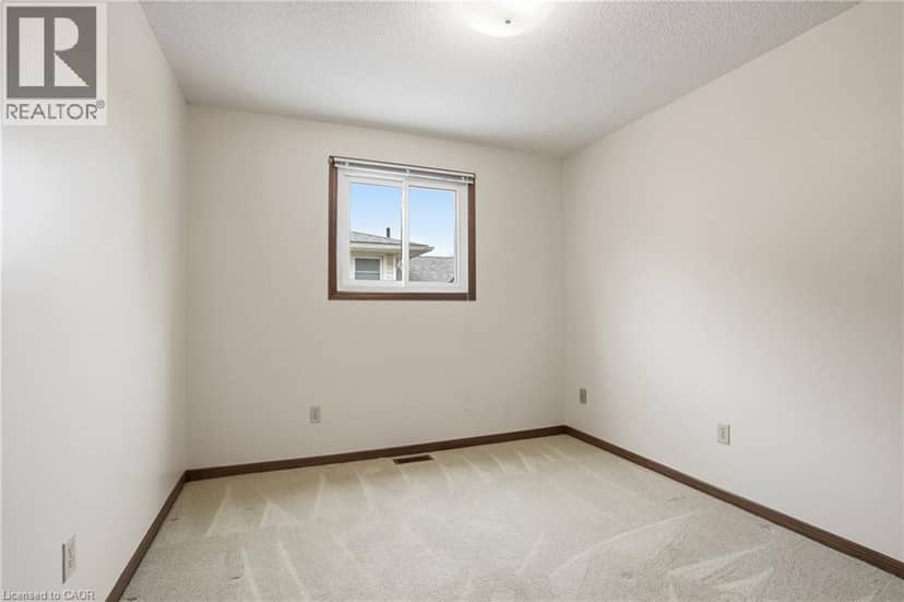 84 LARCHWOOD Circle — photo 19 of 32