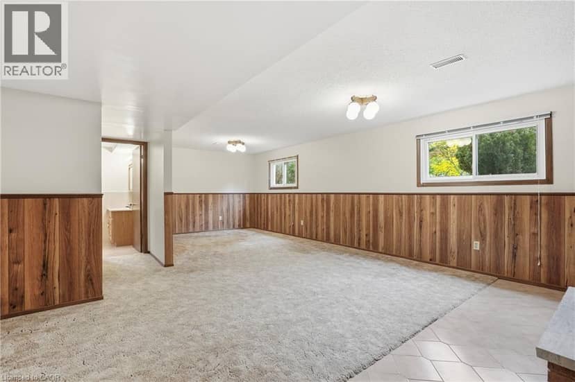 84 LARCHWOOD Circle — photo 24 of 32