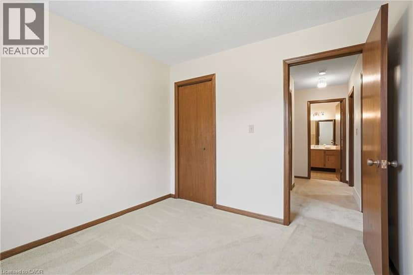 84 LARCHWOOD Circle — photo 18 of 32